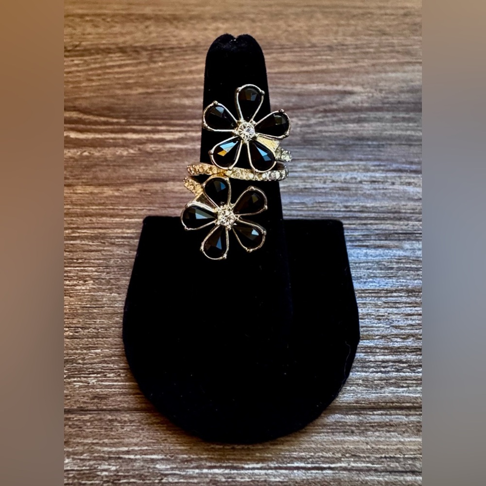 Elegant Black Double Flower Ring with Faux Diamonds Size 6